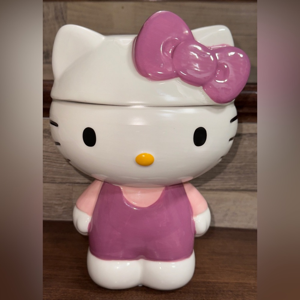 Super Cute 🥰 Hello Kitty in Pink 3D Sculpted Ceramic Cookie Snack Jar (Large)